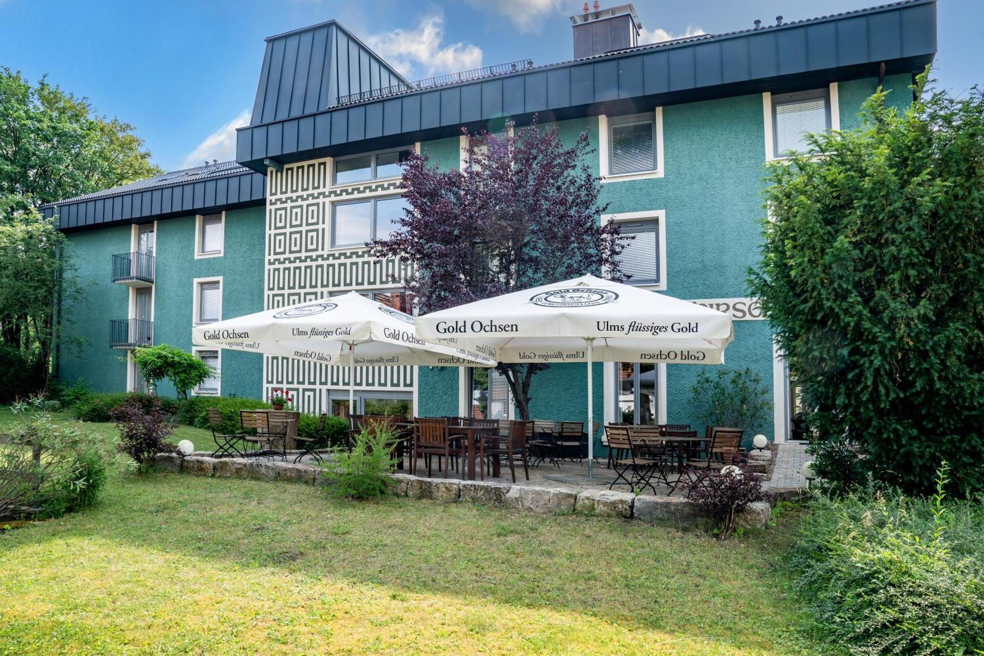 Akzent Hotel Restaurant Hirsch Хайденхайм-ан-дер-Бренц Экстерьер фото