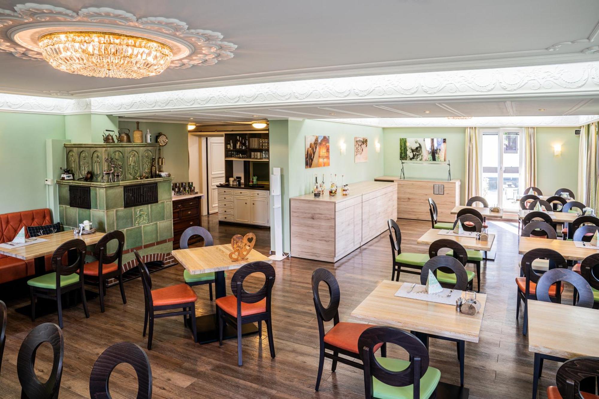 Akzent Hotel Restaurant Hirsch Хайденхайм-ан-дер-Бренц Экстерьер фото