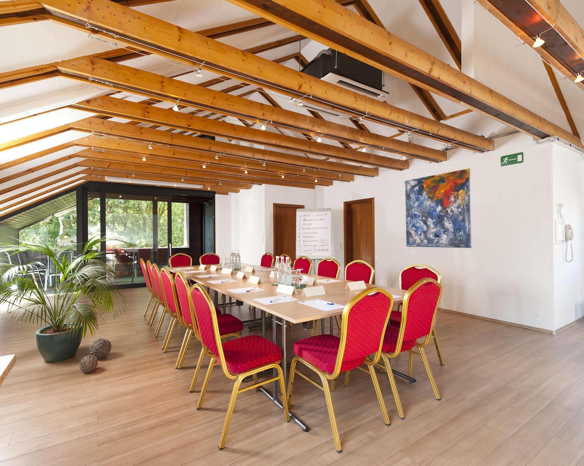 Akzent Hotel Restaurant Hirsch Хайденхайм-ан-дер-Бренц Экстерьер фото