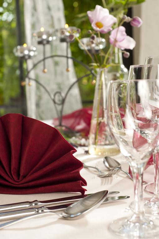Akzent Hotel Restaurant Hirsch Хайденхайм-ан-дер-Бренц Экстерьер фото